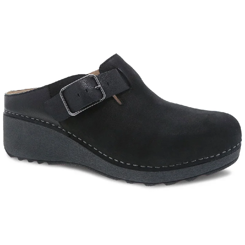 Flattering and figure-hugging women's footwearCaia Wedge Bootie