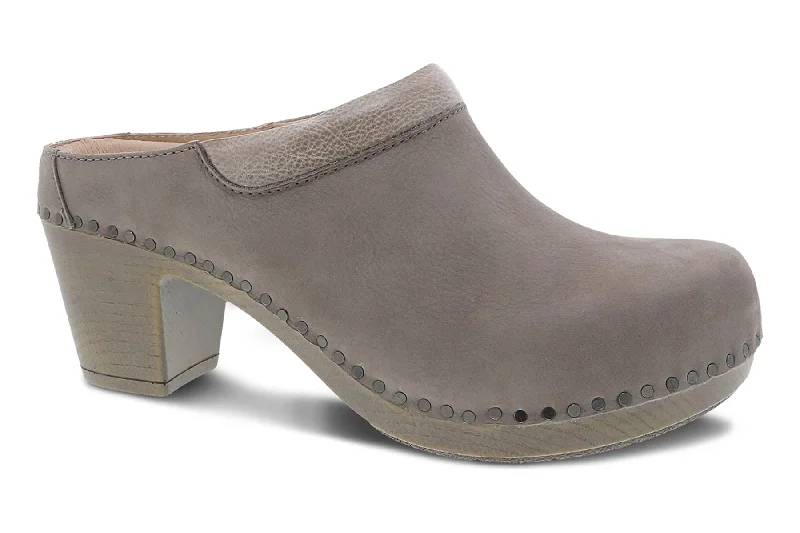Stylish and comfortable women's shoes for long flightsSammy