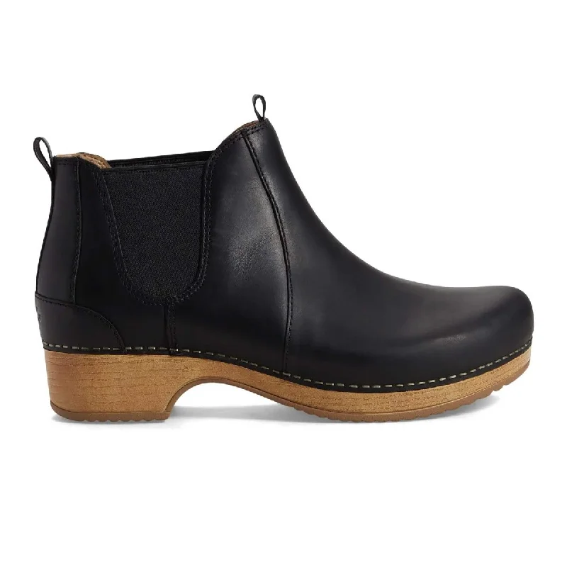 Chic and stylish women's shoes for fashion weekDansko Women's Becka Black Oiled Pull Up