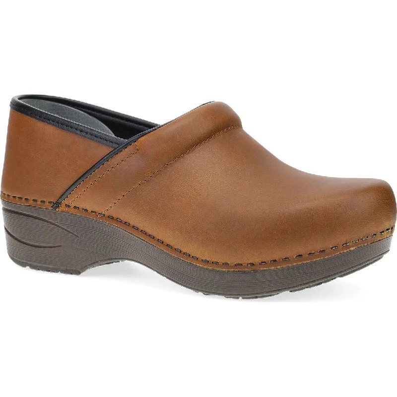 Comfortable and supportive women's shoes for all-day wearDANSKO XP 2.0 WATERPROOF CARAMEL