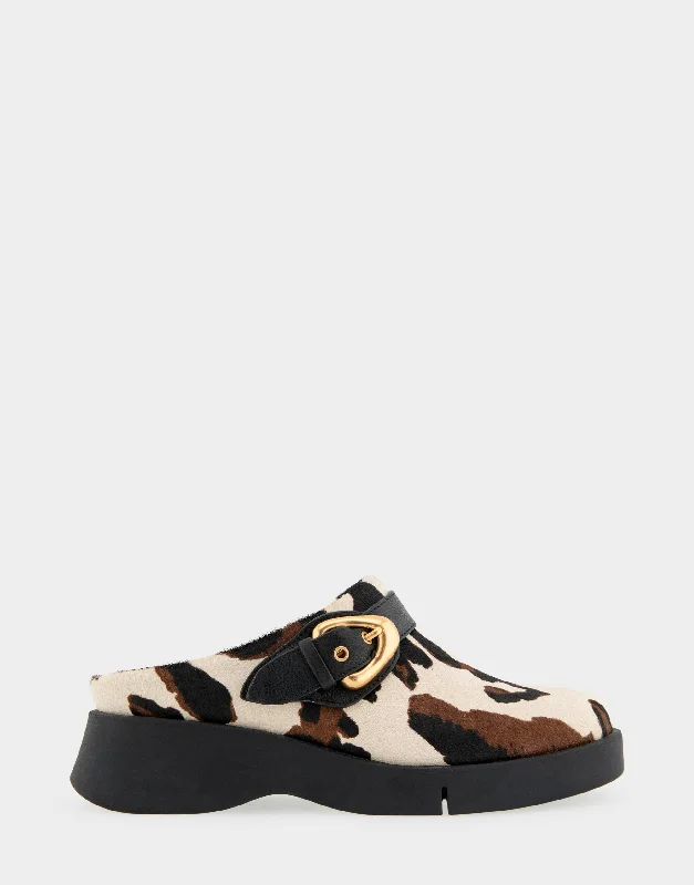 Flattering and figure-hugging women's footwearFox
