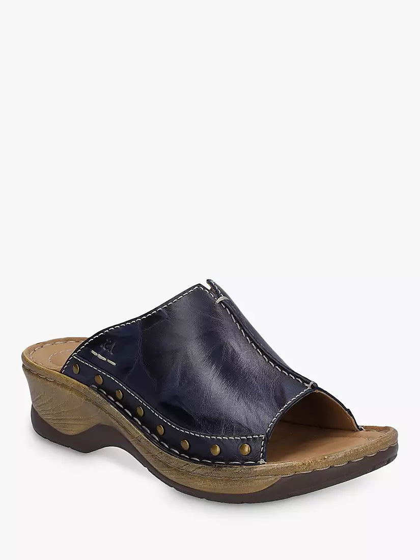 Comfy and stylish women's shoes for walkingJosef Seibel Catalonia 80