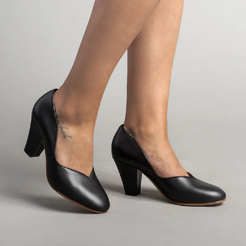 Timeless classic women's shoe designsMarilyn Women's 1940s Pumps (Black)