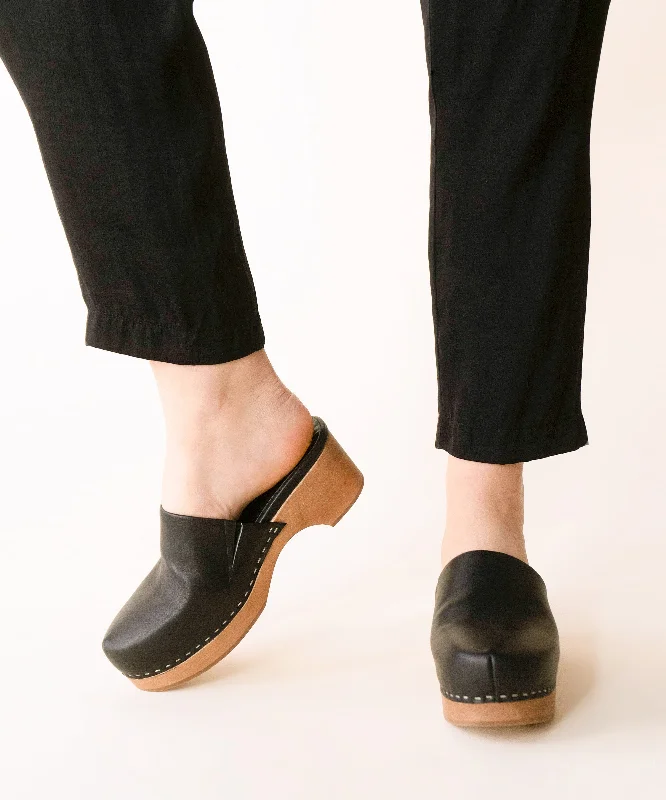 Chic and sophisticated women's footwear for workMartino Second Gen