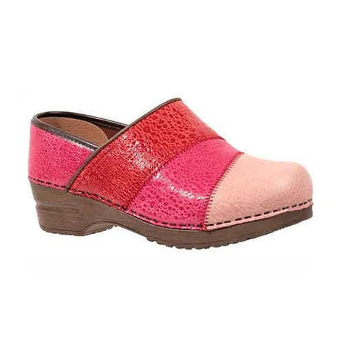 Chic and stylish women's shoes for graduation ceremoniesSanita Women's Synnive Clog