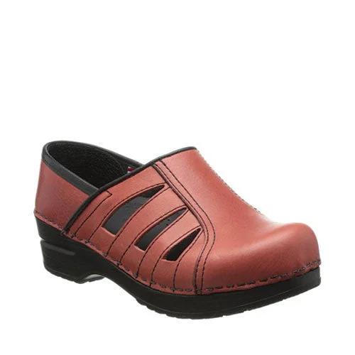 Comfy and cozy women's shoes for loungingSanita Women's Reagan Close Back Clog