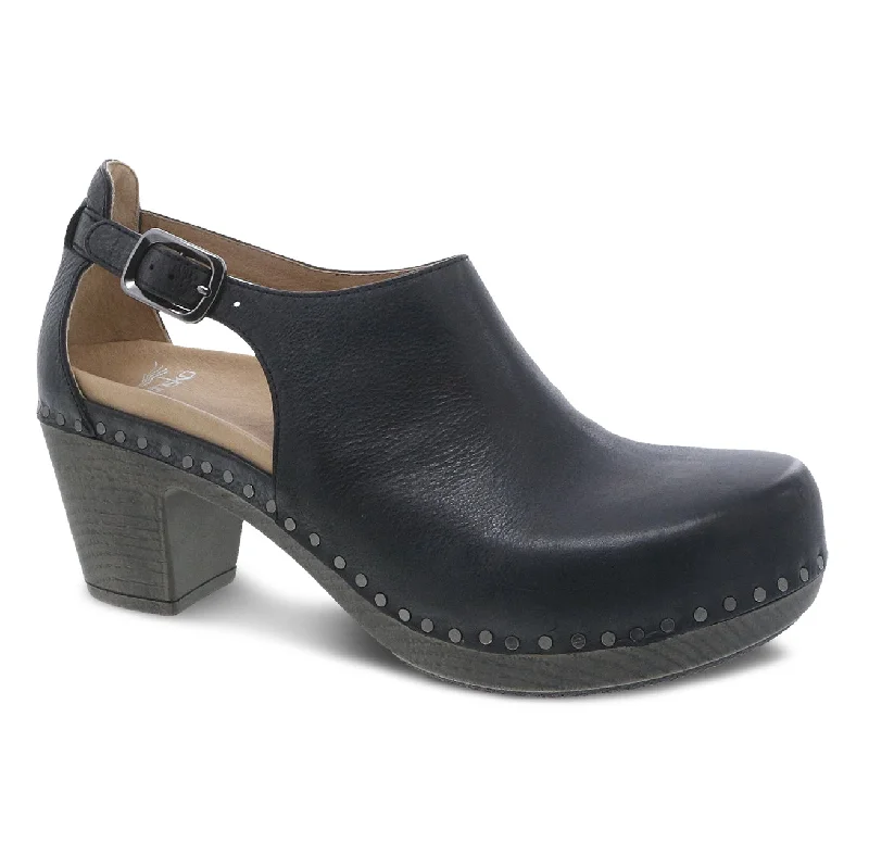 Practical and stylish women's shoes for travelSassy