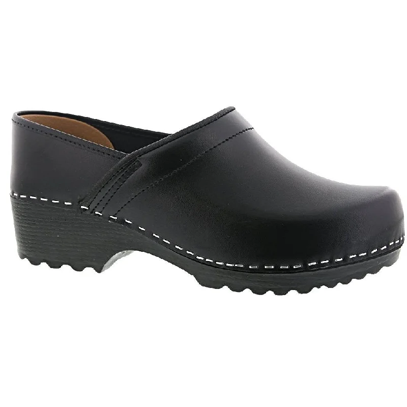 Versatile and stylish women's shoes for all occasions and seasonsSkola Women's Lisa Clog