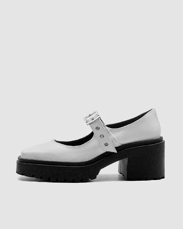 Chic and trendy women's shoes for the officeSquared Mary Jane Pumps White made of Vegea grape leather