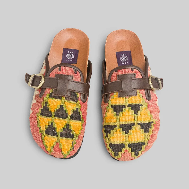 Comfy and stylish women's shoes for flat feetWomen's Kilim Clog Size 7