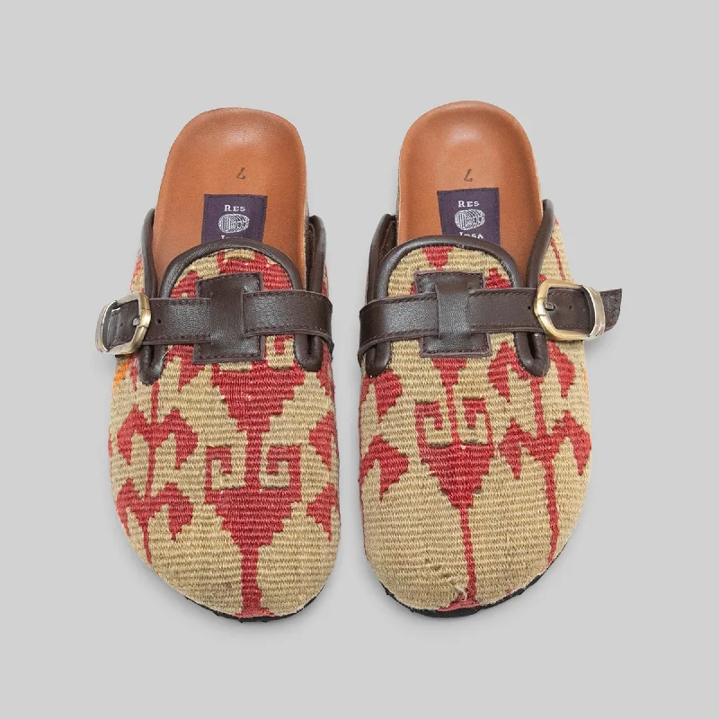 Flattering and stylish women's shoes for petite feetWomen's Kilim Clog Size 7