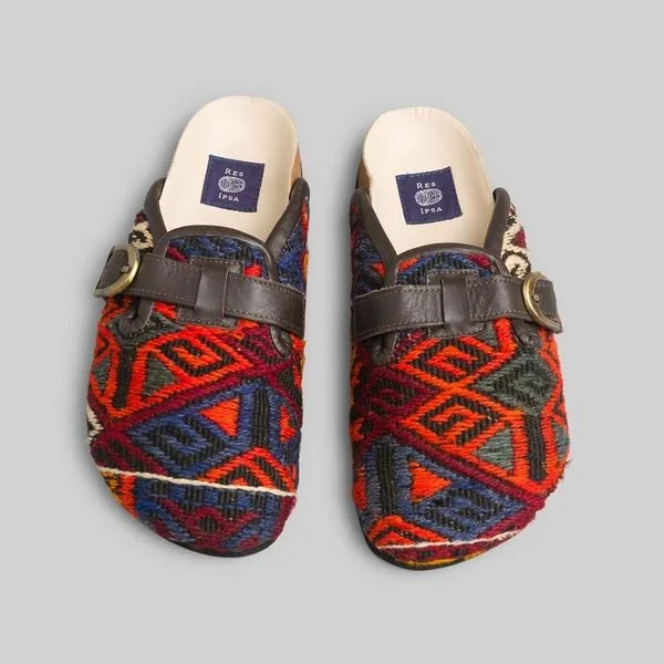Comfy and cozy women's shoes for loungingWomen's Kilim Clog Size 8