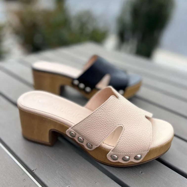 Sleek and modern women's footwear optionsWonders - D-8821