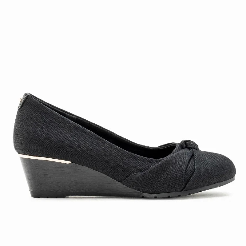 Elegant and refined women's shoe designsSCARLETTE