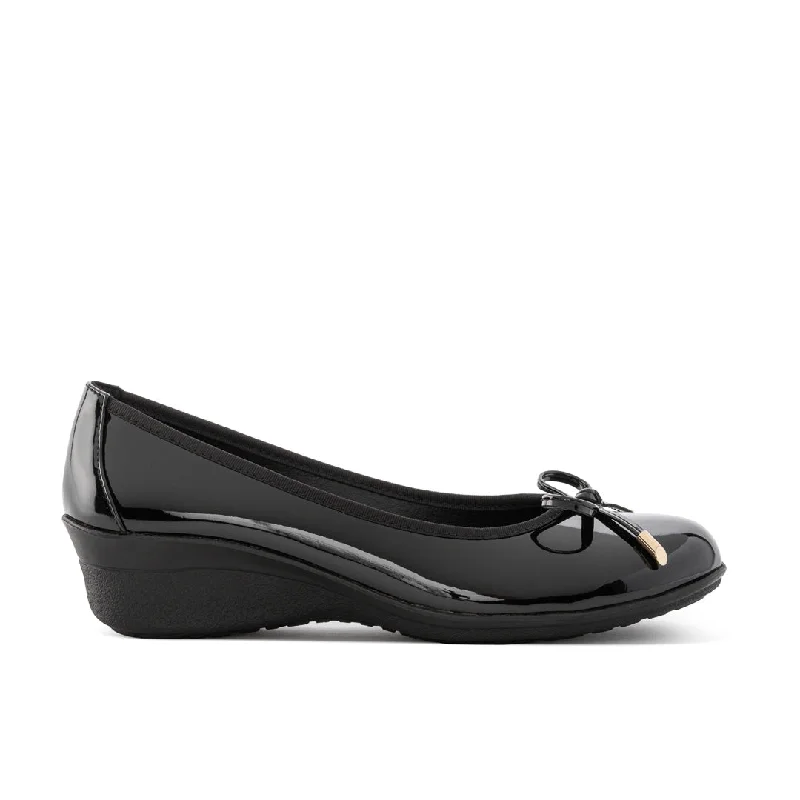 Stylish and supportive women's shoes for high archesLAURA