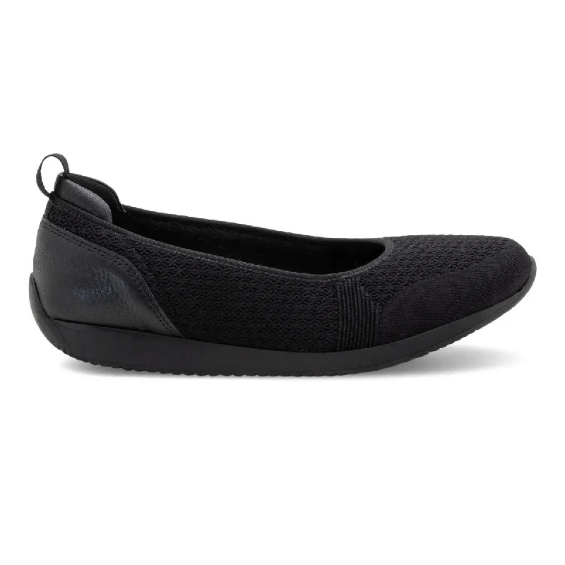 Comfy and stylish women's shoes for everyday eleganceAra Women's Perth Black Woven