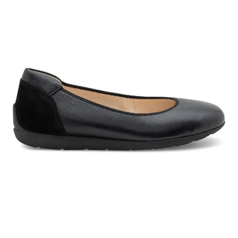 Chic and stylish women's shoes for cocktail partiesAra Women's Sarah Black Leather/Suede