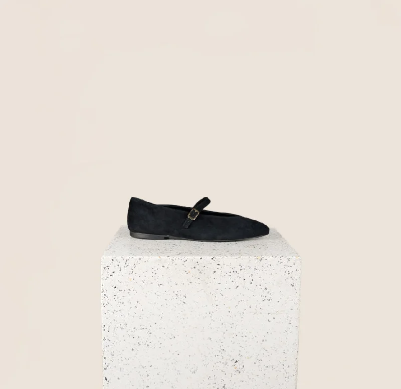 Fashion-forward and trendy women's shoe stylesBari - Black Suede