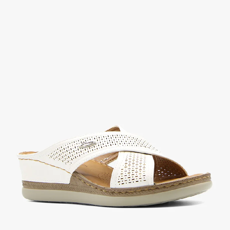 Warm and cozy women's shoes for winterBARTI WHITE