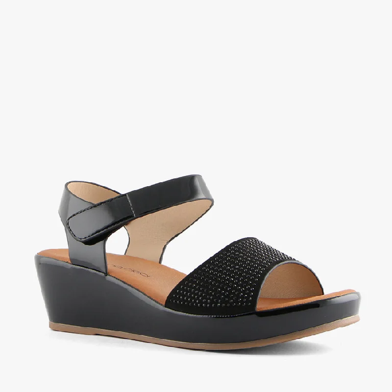 Bold and unique women's shoes for fashion-forward individualsBLOOMER BLACK