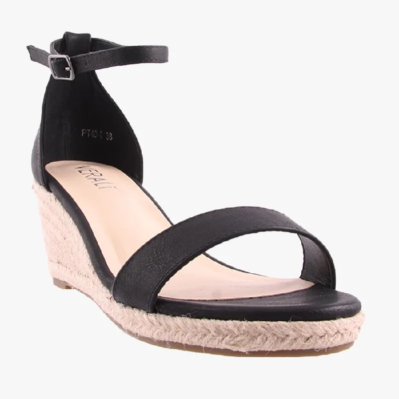 Flattering and stylish women's shoes for petite feetBOBBIE BLACK