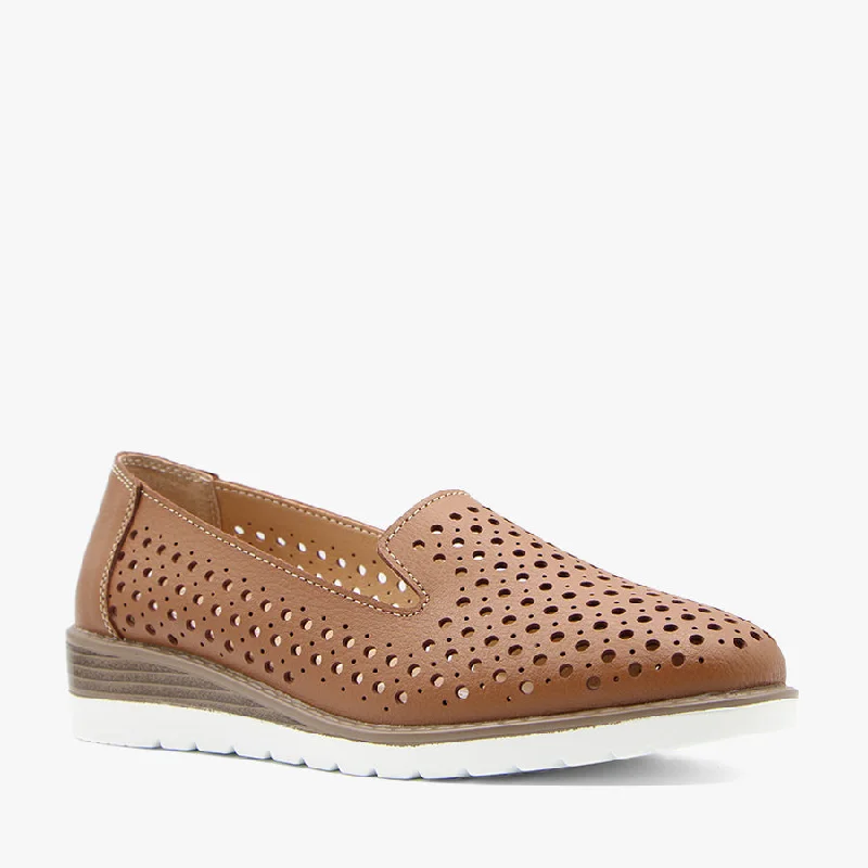 Feminine and romantic women's shoe designsCAILEY TAN