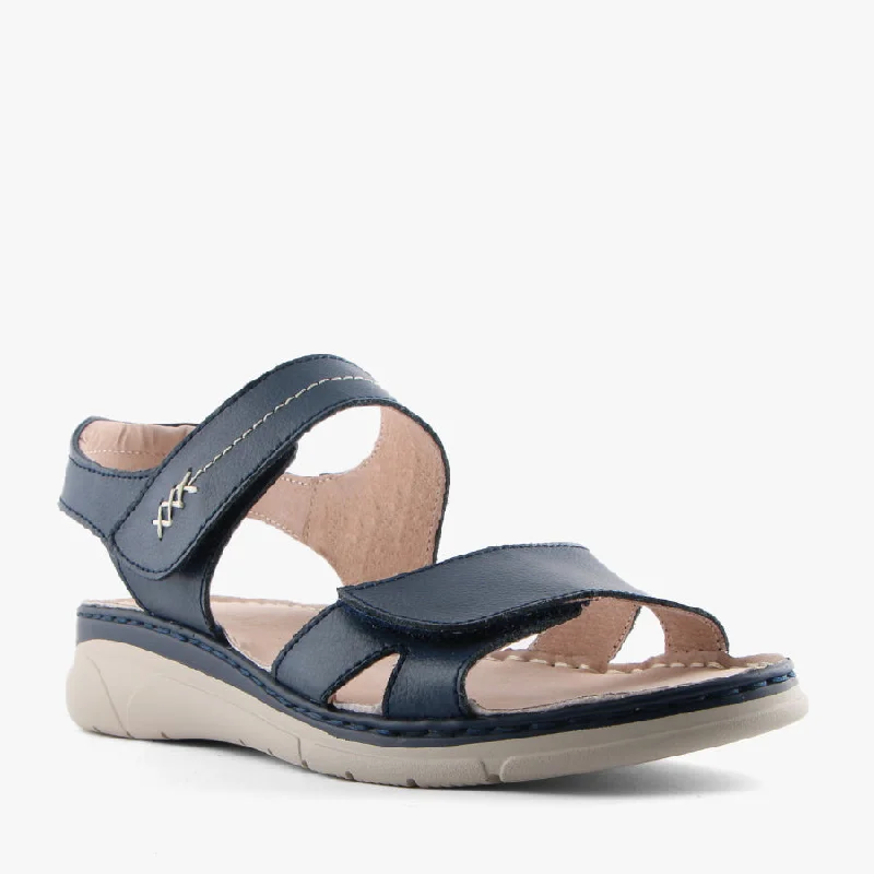 Chic and versatile women's footwearCATHY NAVY