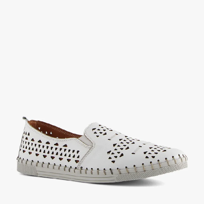 Flattering and figure-hugging women's footwearCHLOE WHITE