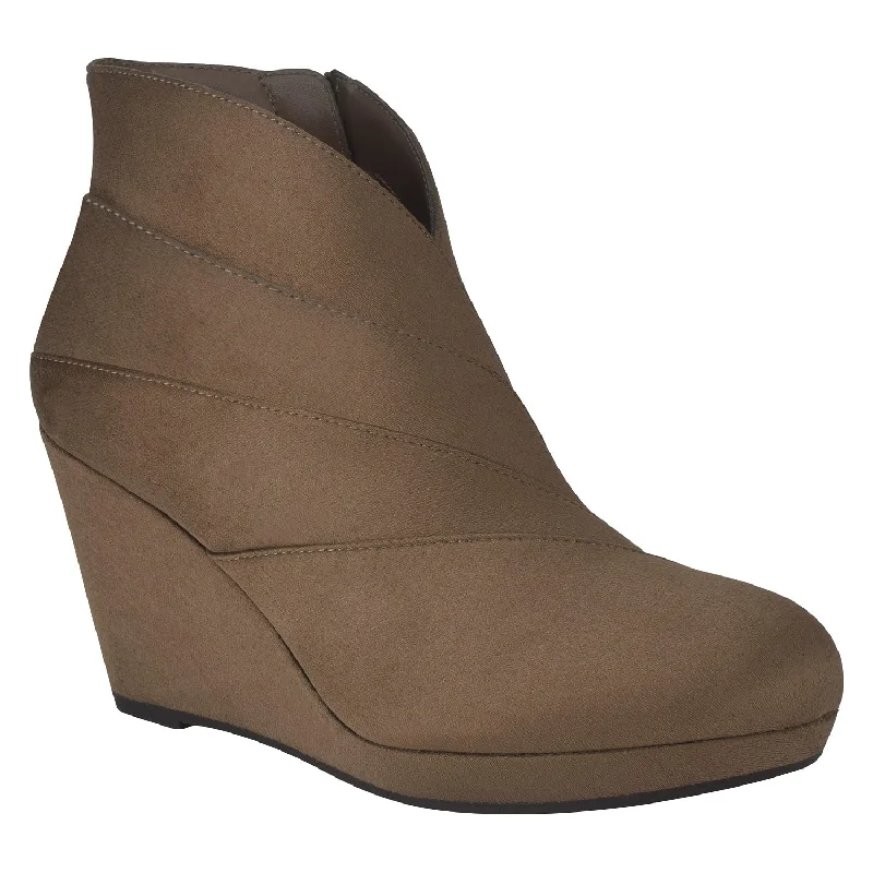 Elegant and sophisticated women's shoes for dinner datesThorson Platform Wedge Ankle Bootie with Memory Foam