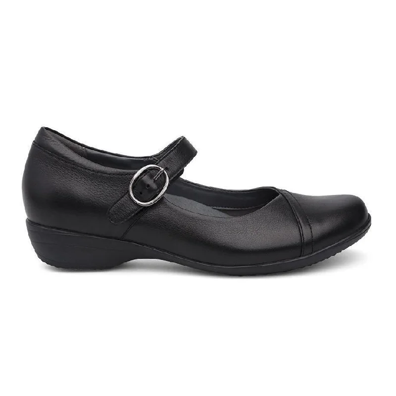 Bold and striking women's shoe fashionsDansko Women's Fawna Black Leather