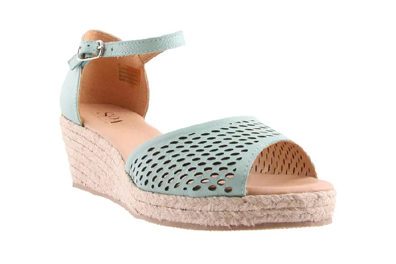 Stunning and glamorous women's shoes for evenings outDAY AQUA