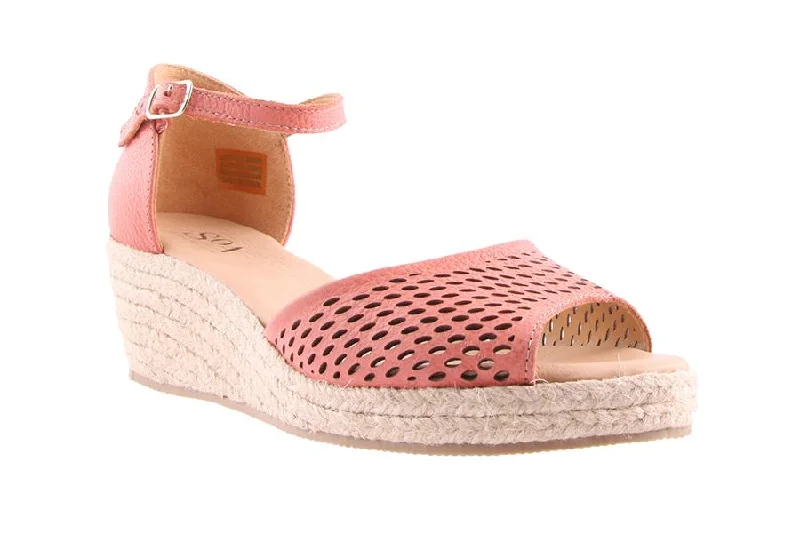 Chic and sophisticated women's footwear for workDAY CORAL