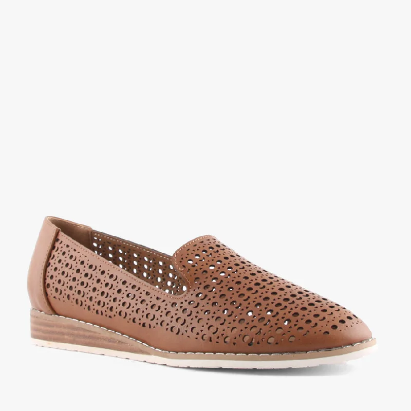 Durable and stylish women's shoes for outdoor activitiesELAINE TAN