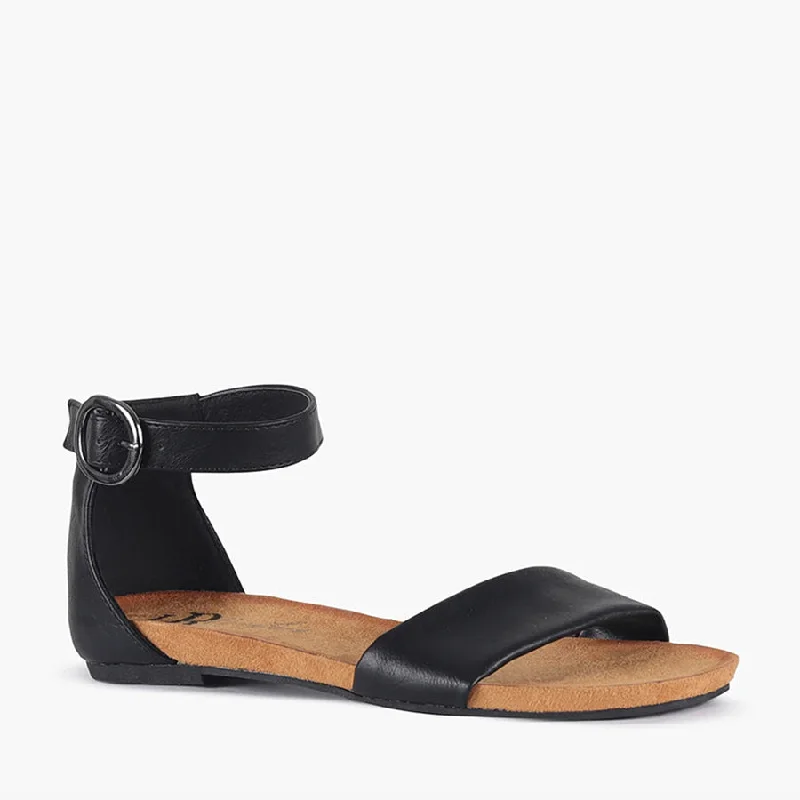 Stylish and comfortable women's shoes for long flightsELLIS BLACK
