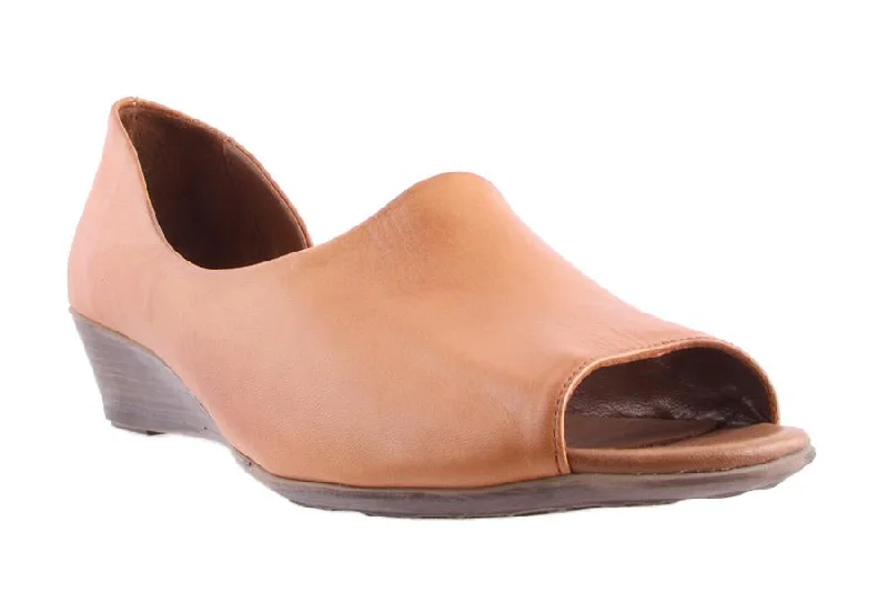 Comfortable and supportive women's shoes for all-day wearFARRAH TAN