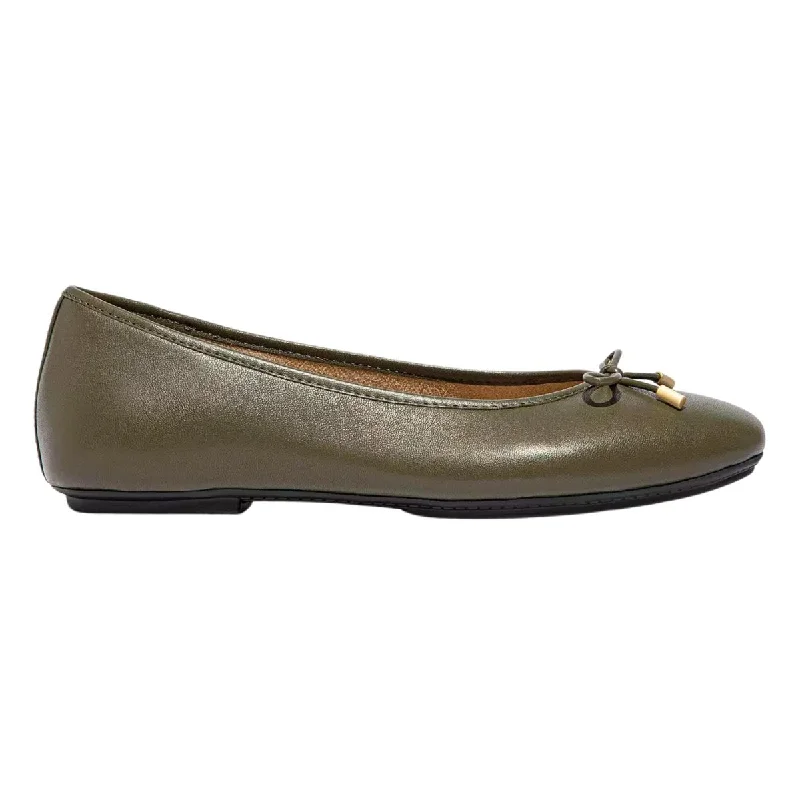 Elegant and sophisticated women's shoes for elegant eveningsFitFlop Women's Delicato Bow Deep Olive Leather