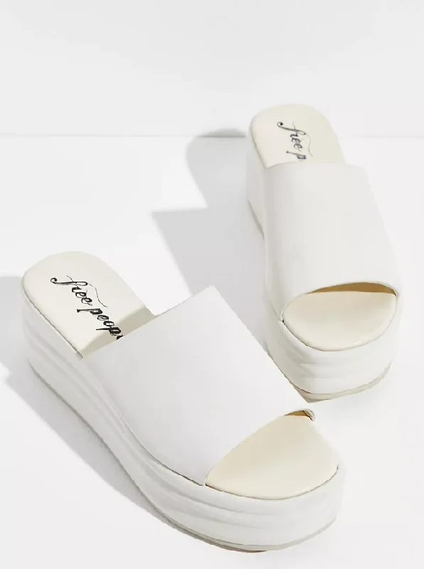 Luxurious and comfortable women's shoe options for special occasionsFree People Harbor Flatform