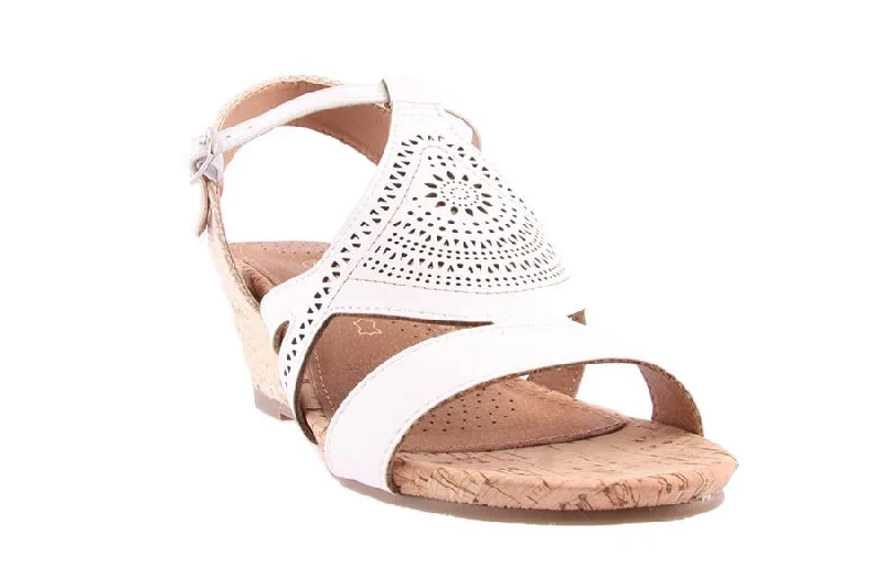 Chic and stylish women's shoes for graduation ceremoniesFURNACE WHITE