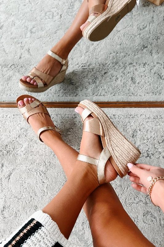 Elegant and refined women's shoe designsHavana Living Metallic Wedge Sandals (Gold/Penny)