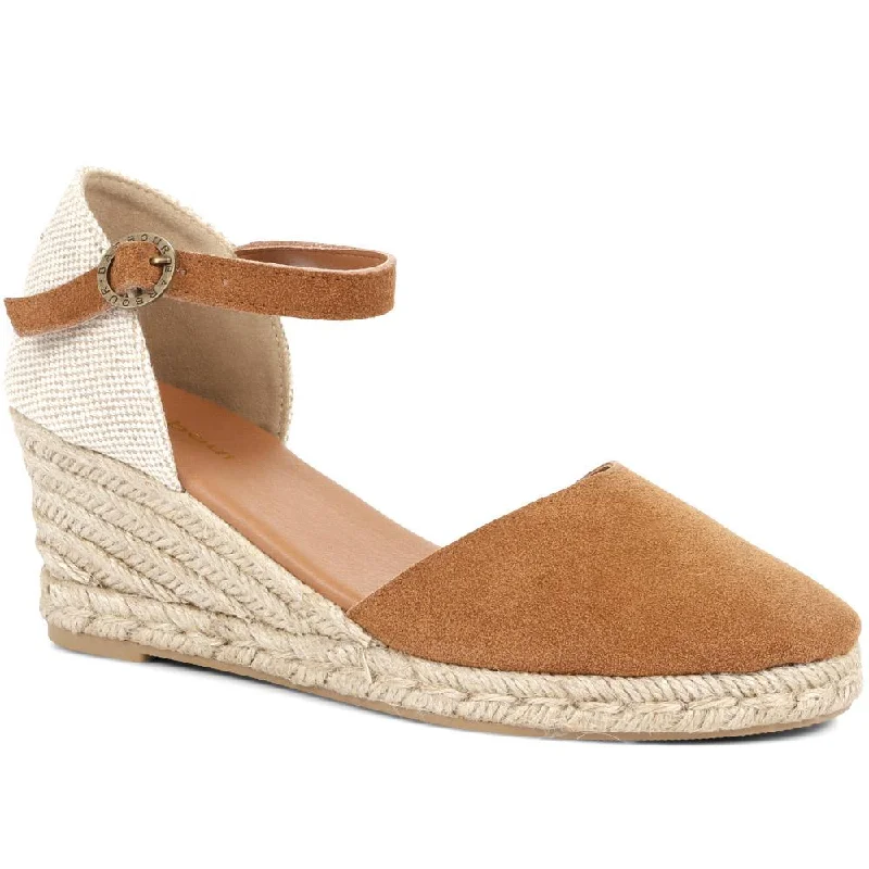 Bold and colorful women's shoes for making a statementHeidi Suede Espadrille Wedge Sandals - BARBR35516 / 321 404