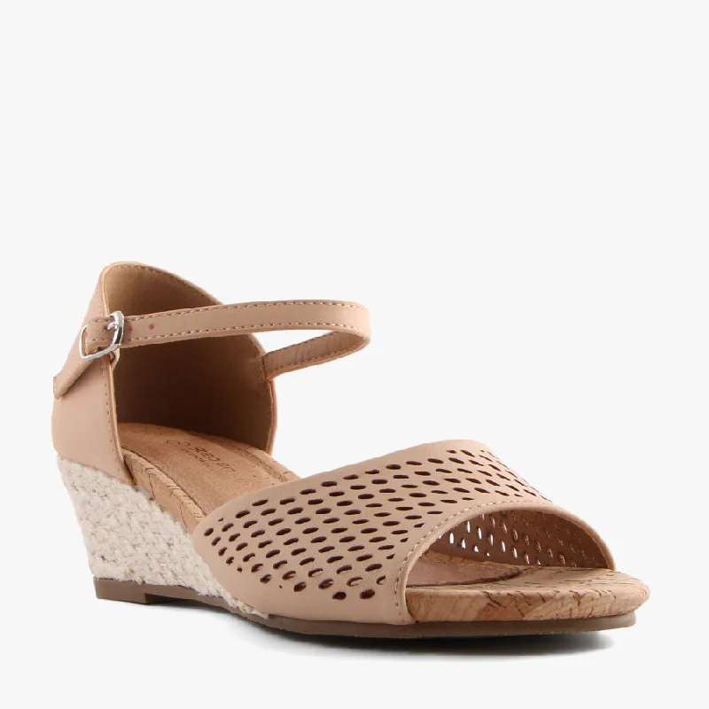 Flattering and stylish women's shoes for wide feetIMOGEN NUDE