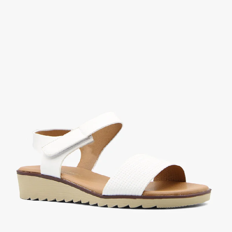 Chic and stylish women's shoes for fashion weekJIBE WHITE