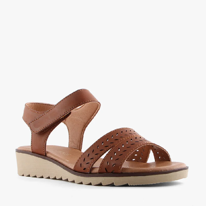 Stylish and practical women's shoes for rainy daysJIVE BROWN