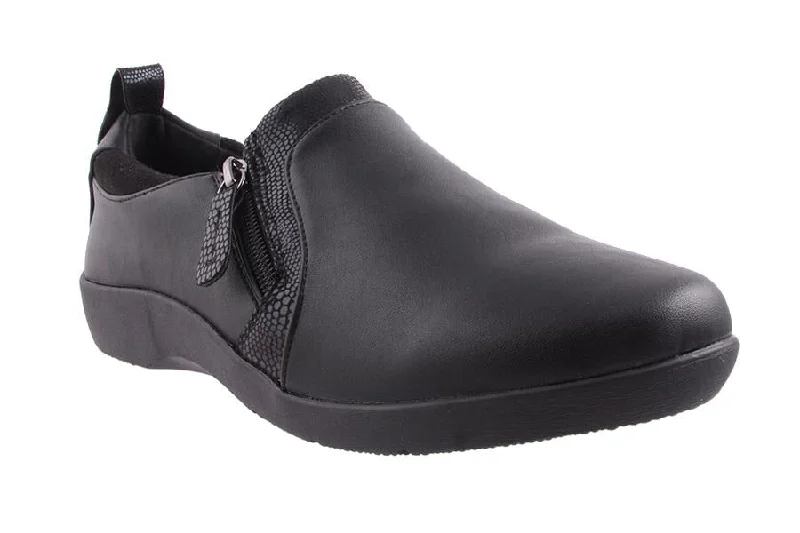 Comfy and cozy women's shoes for loungingJOAN BLACK 2