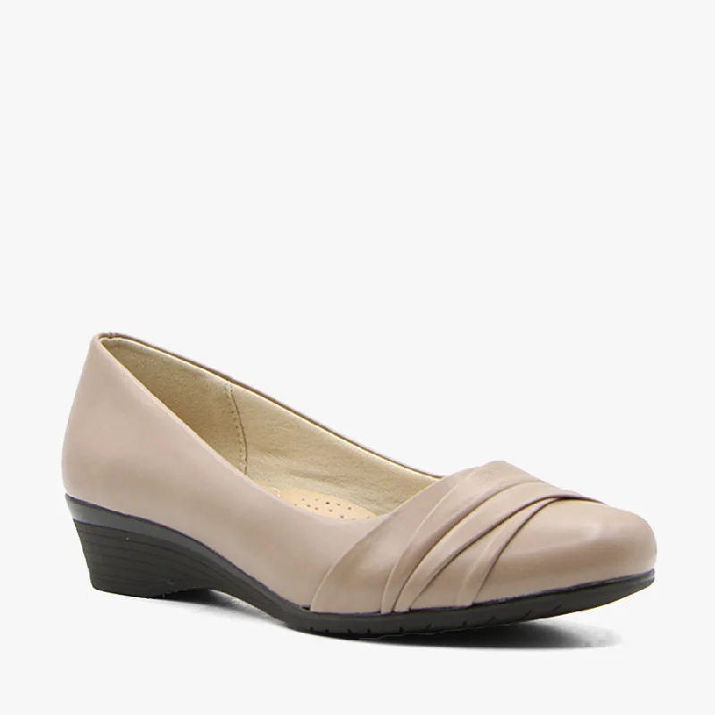 Flattering and stylish women's shoes for wide feetKOALA TAUPE