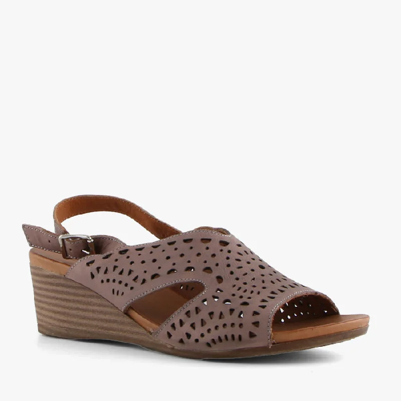 Comfy and casual women's shoes for the weekendLACEY HAT