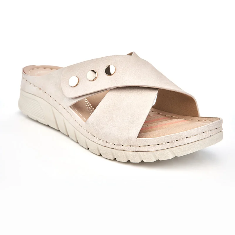 Elegant and classic women's shoes for bridal partiesLYNDA