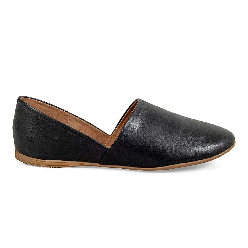 Chic and minimalist women's footwear trendsMiz Mooz Women's Kimmy Black Leather