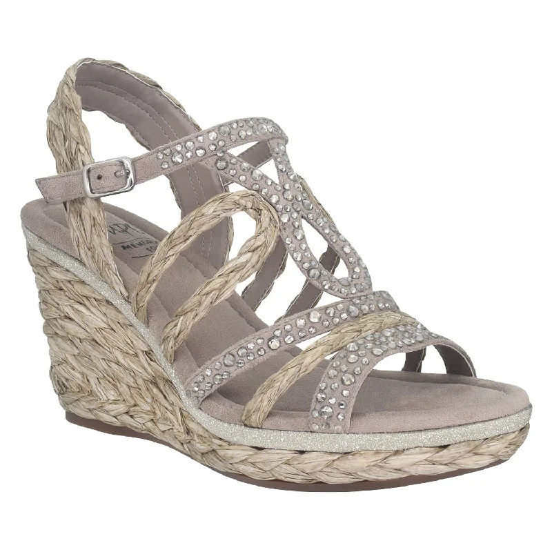 Timeless classic women's shoe designsOmalia Platform Wedge Sandal with Memory Foam