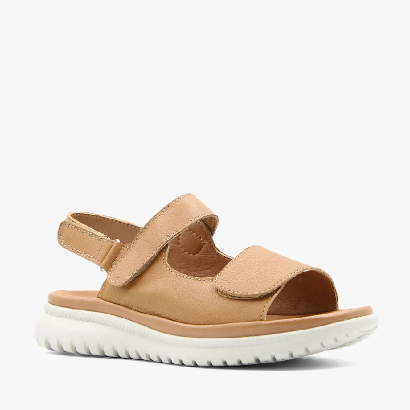 Timeless and elegant women's shoe classicsPAIGE TAN